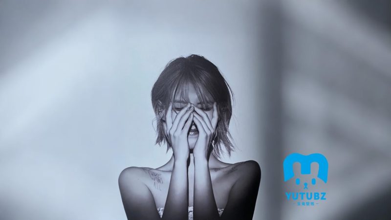 IU李知恩-光影氛围感-玉兔4K壁纸！